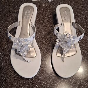 Simply Vera Vera Wang White Crystal Flower Thong Sandals